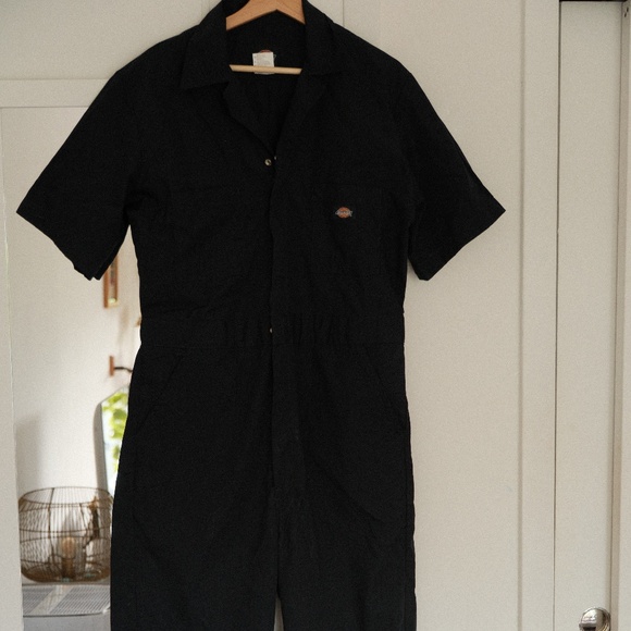 Dickies Navy Short-Sleeve Coveralls – Classic Workwear Jumpsuit (Men’s Medium) - Picture 2 of 7